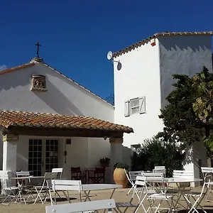 Cacharel Hotel